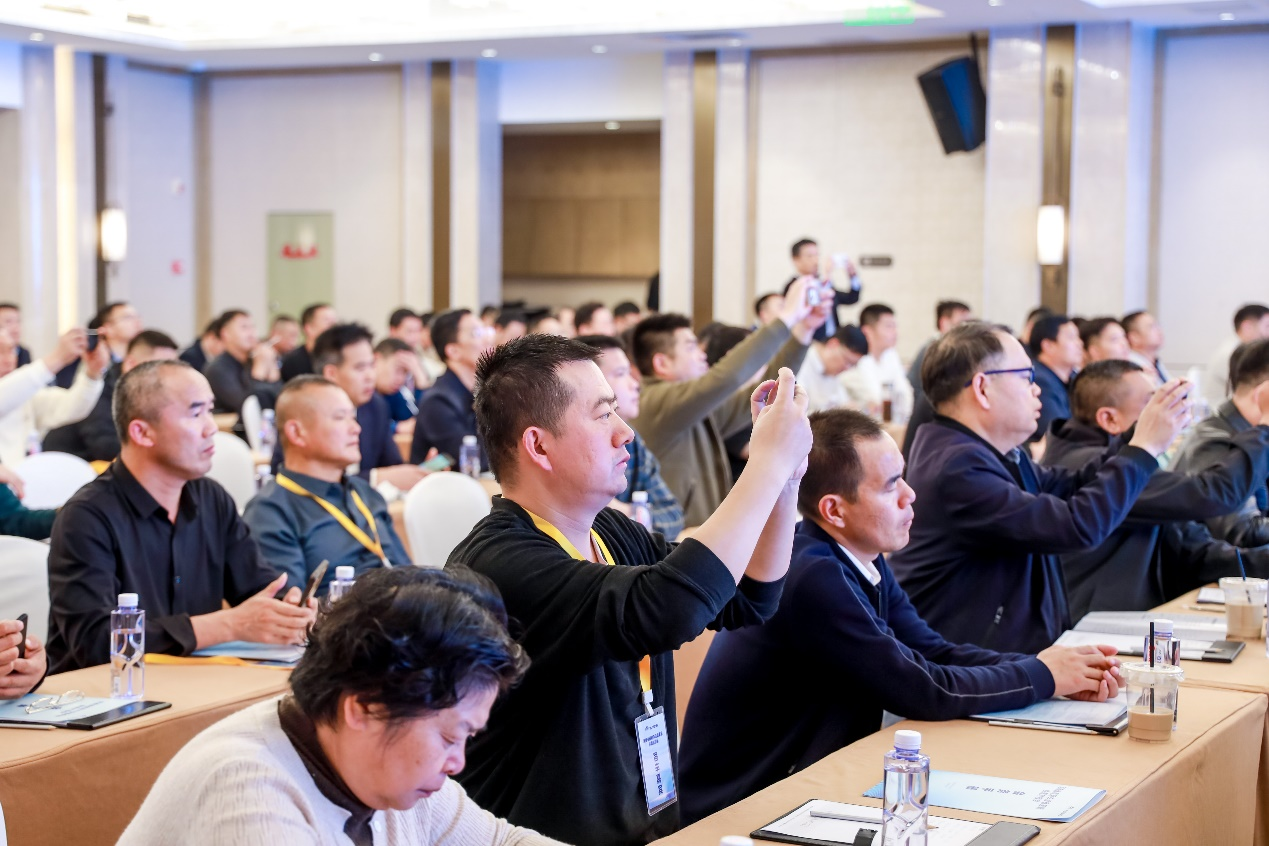 助力“双新”政策落地，，，，，，，letou国际米兰官网计划推动河南公交装备周全换新