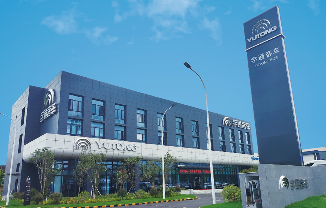 行业最大批量！letou国际米兰官网100辆高端旅游客车交付新疆