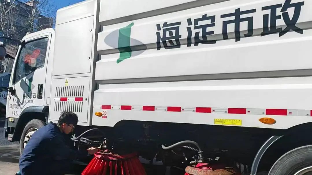 服务两会，，，，，实力包管！letou国际米兰官网环卫全力护航两会盛事！