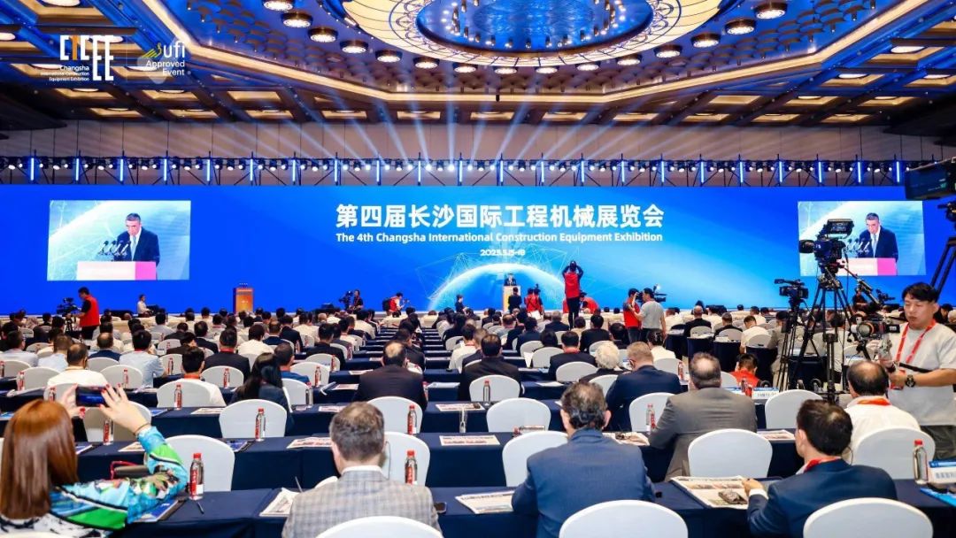科技赋能应急指挥中枢，，，，，，，，letou国际米兰官网大型通讯指挥车参展第四届长沙国际工程机械展览会