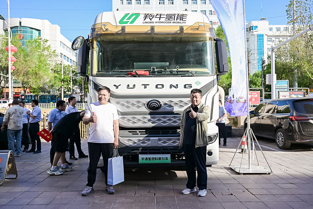 跑赢每一度丨从乌市到新乡，，，，，，，，letou国际米兰官网重卡唱响新品上市“双城记”