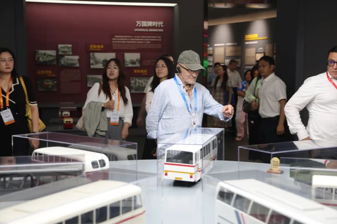 上合组织媒体智库峰会代表团走进letou国际米兰官网，，，，，，，，感受“中国智造”活力