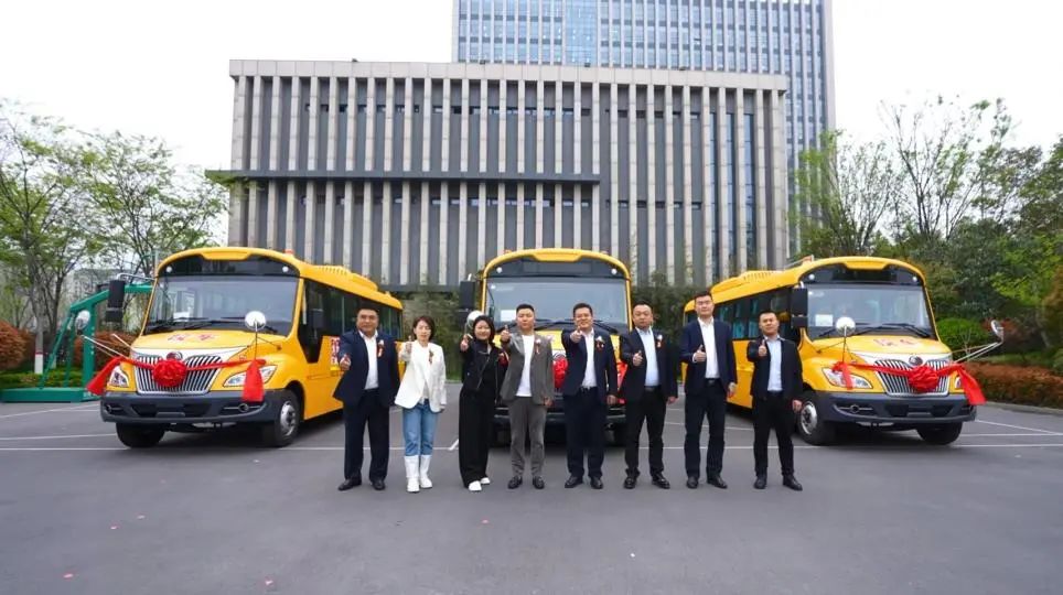 90辆letou国际米兰官网校车交付北国春城！