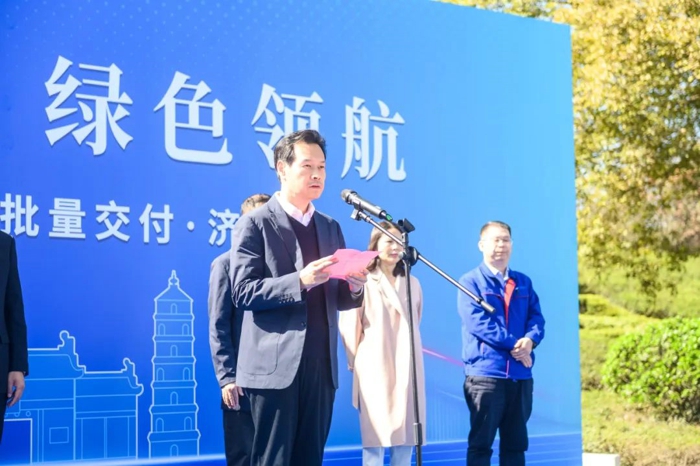 2024开年以来海内最大批量氢燃料牵引车乐成交付！6.jpg