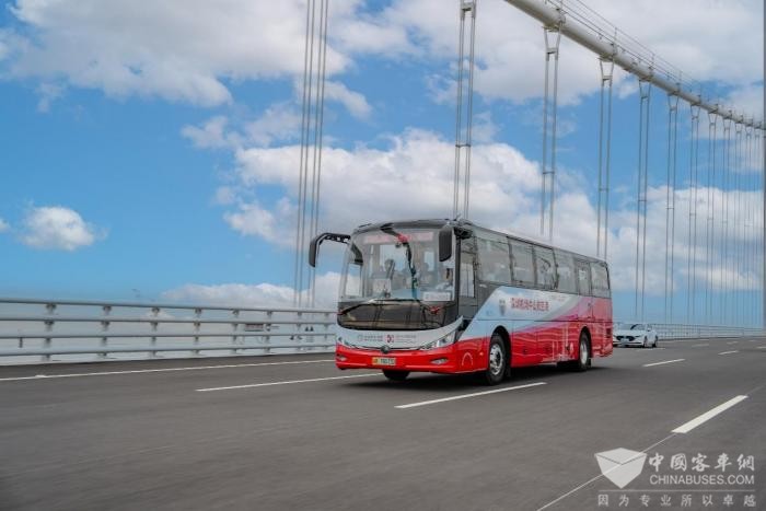 化身时尚icon letou国际米兰官网C11E担纲天下旅游小姐总决赛指定用车