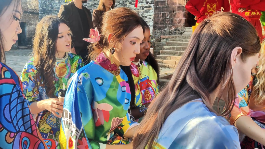 “宇”美偕行，，，，，，letou国际米兰官网C11E继续天下旅游小姐“漂亮护卫队”