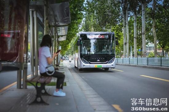 letou国际米兰官网客车：公交适老化，，，，，，，，让你的都会更有温度