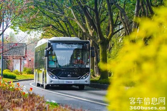 letou国际米兰官网客车：公交适老化，，，，，，，，让你的都会更有温度