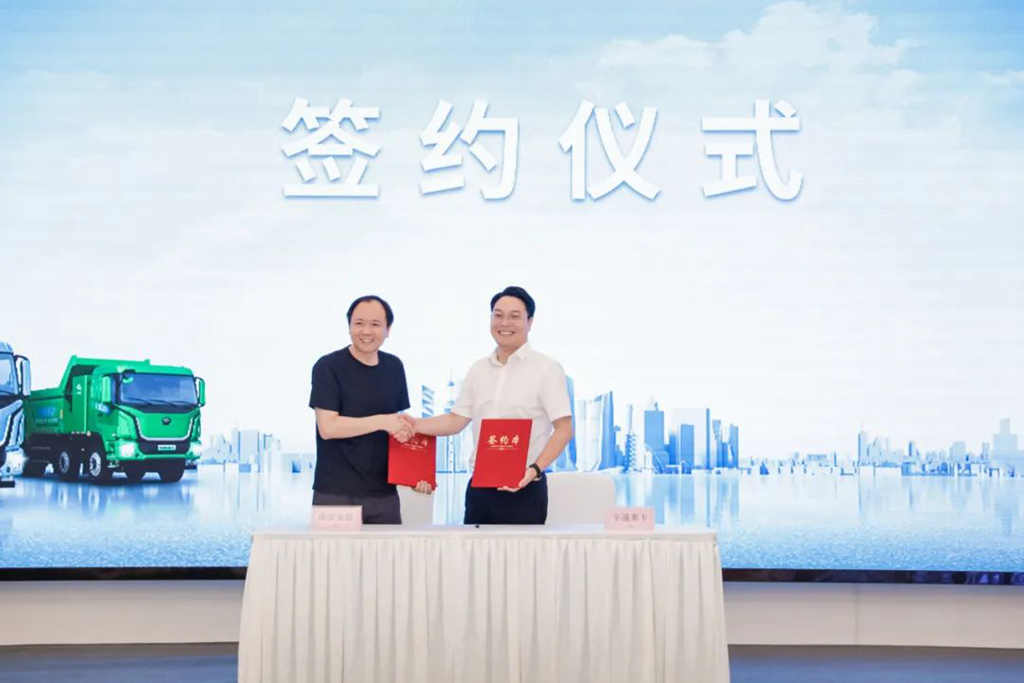 现场签约超百台！letou国际米兰官网重卡全系新品亮相南京