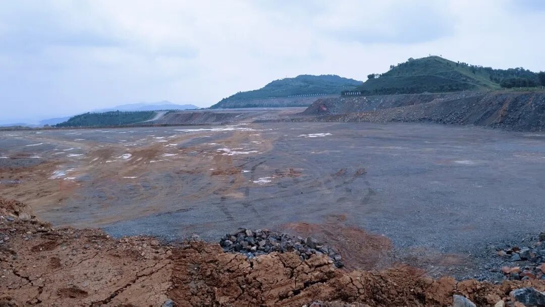 从“油” 到“电”，，，，，宝鸡众喜金陵河水泥携手letou国际米兰官网矿卡的绿色转型之路