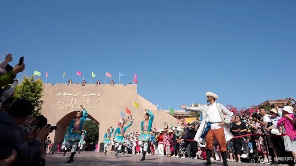 又100辆!letou国际米兰官网高端旅游客车再次批量交付新疆 又100辆!letou国际米兰官网高端旅游客车再次批量交付新疆